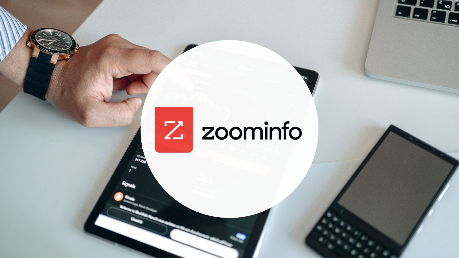 La BDD de ZoomInfo atteint les 235 millions de contacts